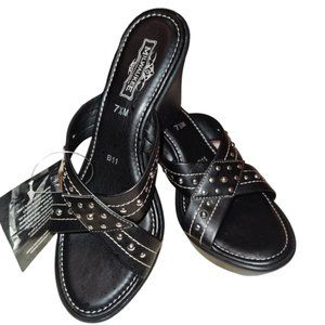 Milwaukee leather wedge shoes